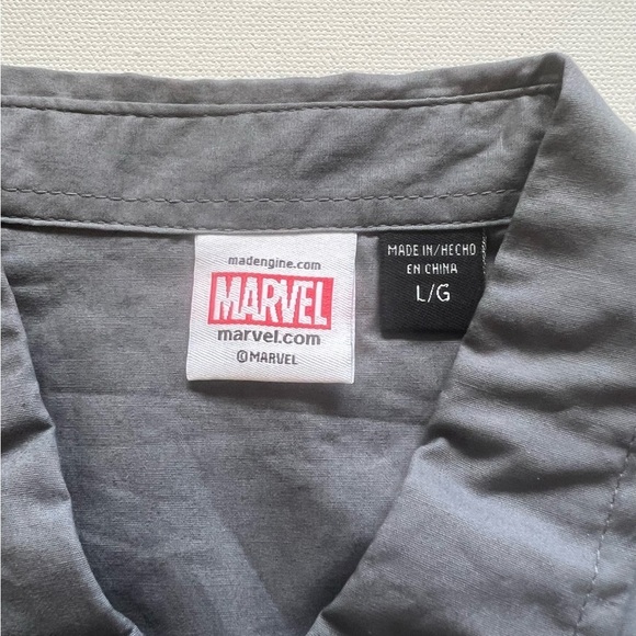 MENS LARGE GRAY MARVEL THE PUNISHER SS BUTTON UP SS SHIRT - NWT - Picture 6 of 6